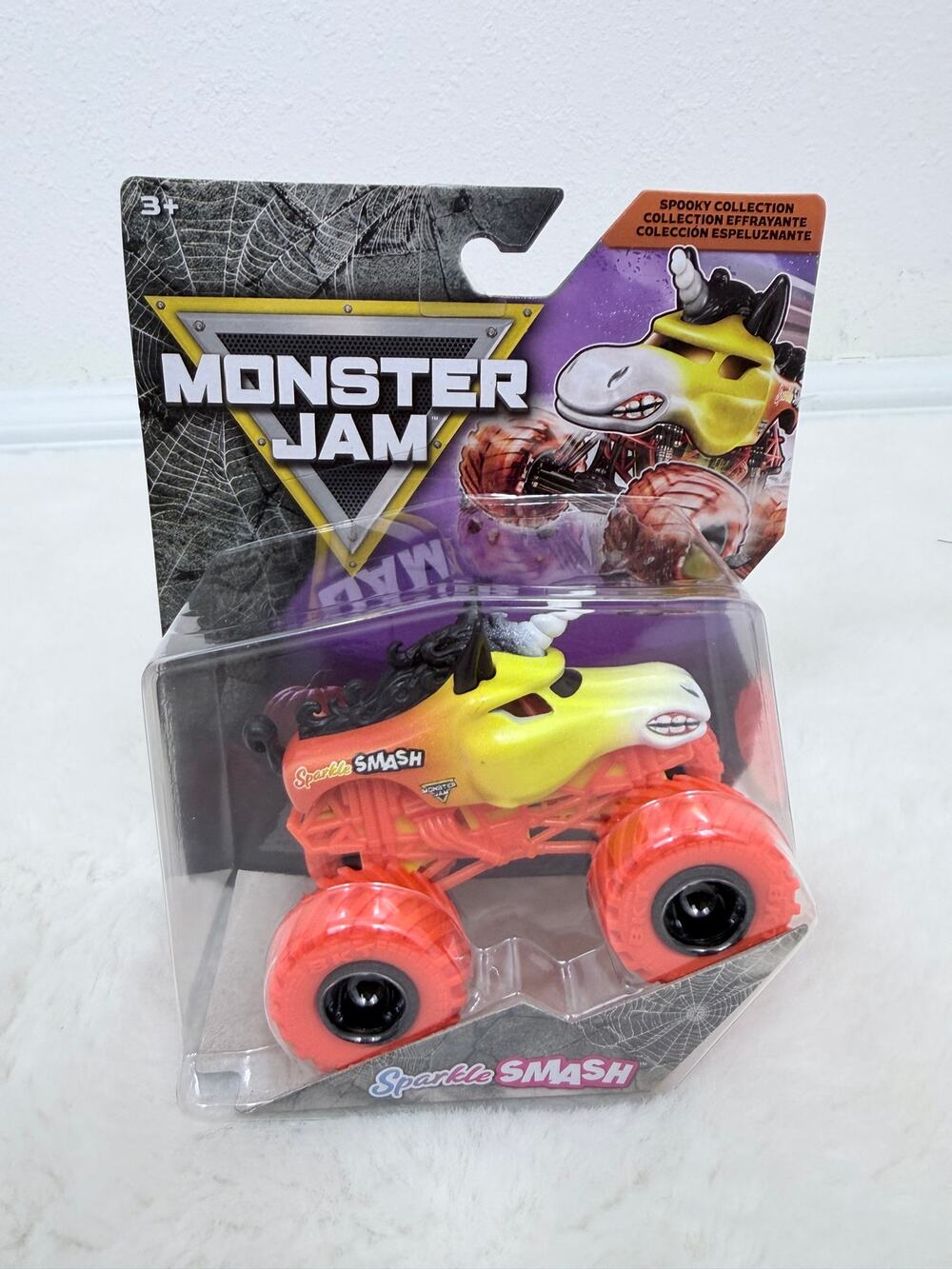Monster Jam Sparkle Smash Halloween Spooky Collection 1:64 New